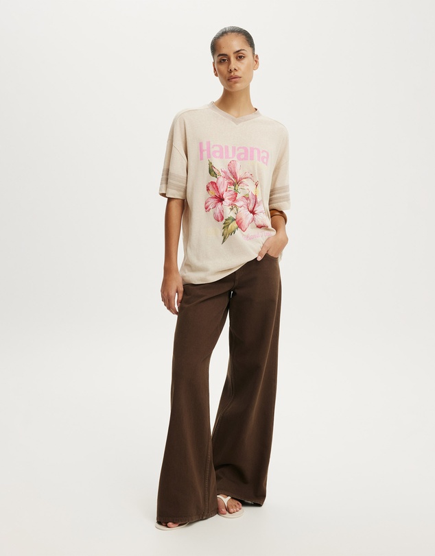 Cotton On - V Neck Vacay Graphic Tee