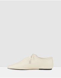 Rollie - Noah Lace Flat