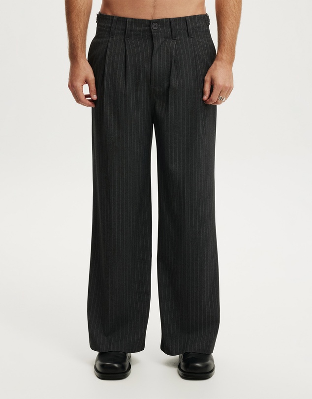 Cotton On - Super Baggy Pleated Pant