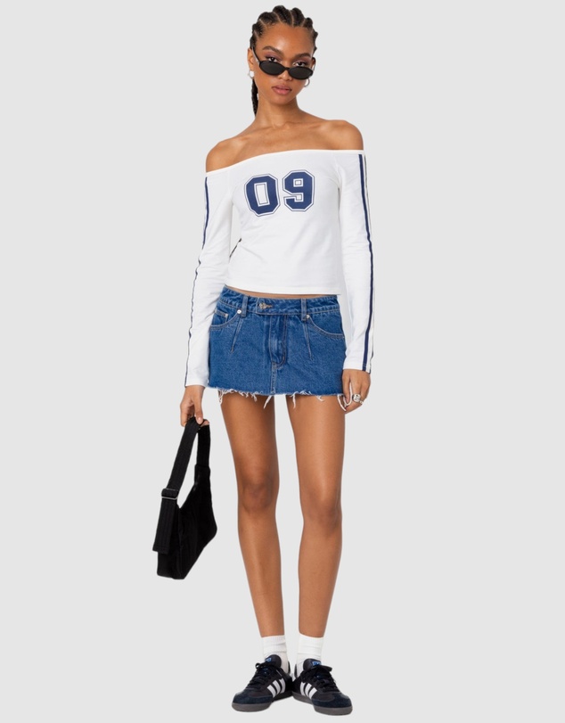 EDIKTED - 90'S Off Shoulder Long Sleeve T Shirt