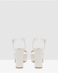 GUESS - Zelina Platform Heels