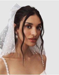 High Heel Jungle - Heart Bow Veil