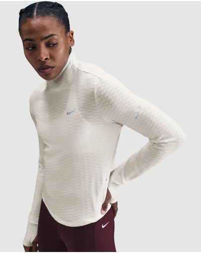 Sail & Reflective Silver