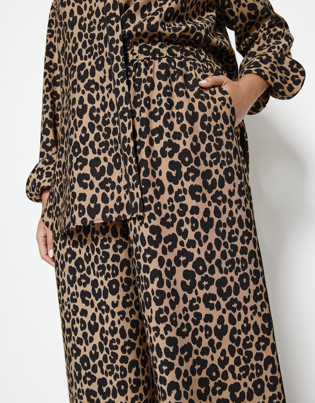 Commonry - Leopard Pant