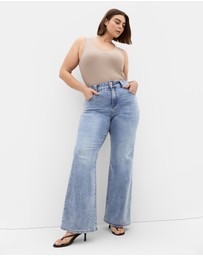 City Chic - Plus size Pia Fit Bootleg Jean - light wash