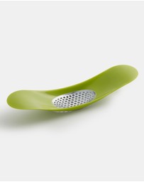 Joseph Joseph - Rocker™ Garlic Crusher (Green)