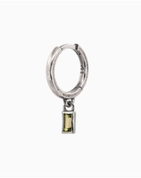 SUE THE BOY - Peridot Baguette Huggie