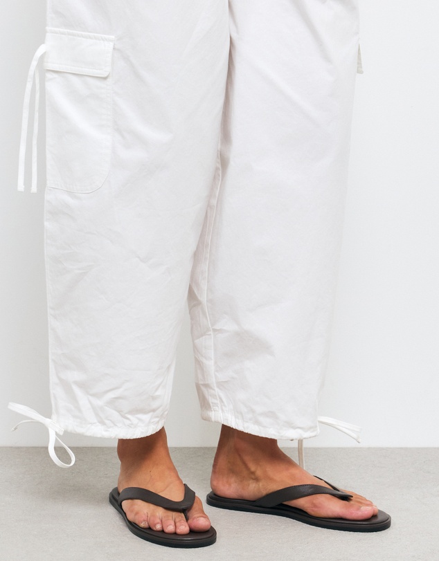 AERE - Round Toe Leather Thongs - Women's