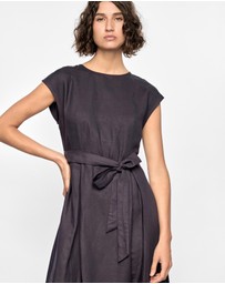 Staple the Label - Rhea Midi Dress