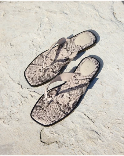 AERE - Flat Leather Thongs