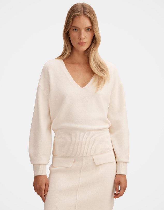 Forever New - Eloise V Neck Jumper