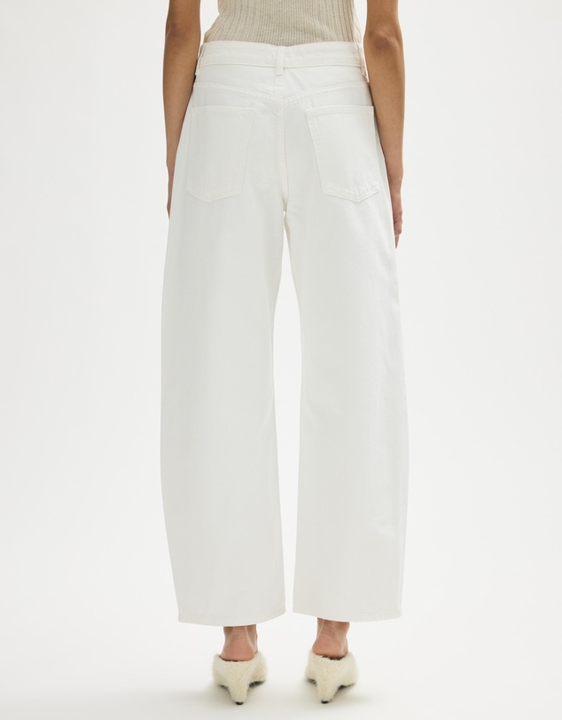 Minima Esenciales - Quentin Mid Rise Barrel Leg Jeans