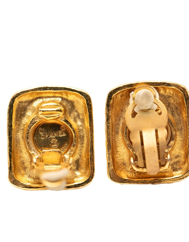Pre-Loved by Azura Reborn - Pre-Loved Gold Plated Faux Pearl Clip on Earrings