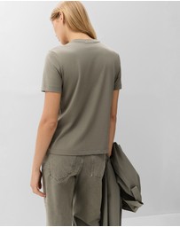 UNISON - The Classic Crew Tee