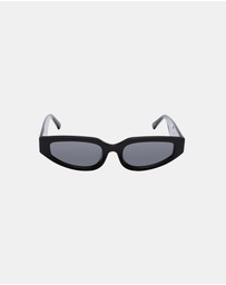 Soda Shades - Rozalia Russia x Soda Shades - Shade 008 Black