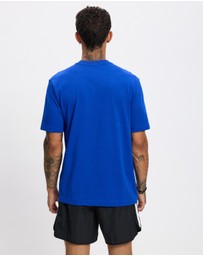 adidas Sportswear - Essentials Small Logo Single Jersey Tee