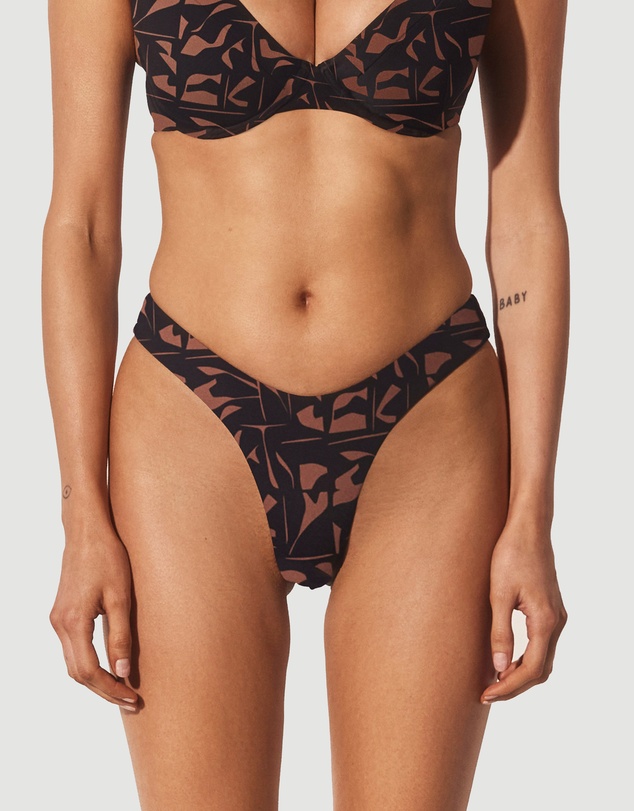 Form and Fold - The 90s Staple Bottom