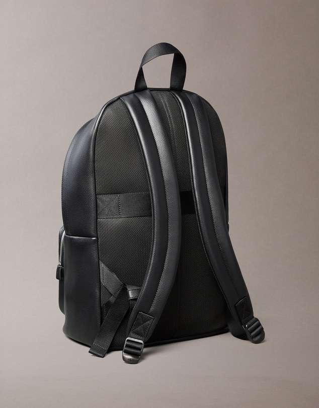 Calvin Klein - Logo Micro Pebble Round Backpack