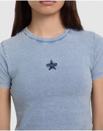 GUESS - GUESS JEANS Crew Neck Star Crop T-Shirt