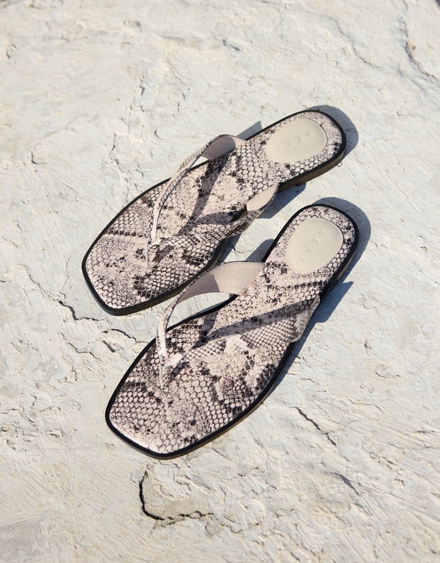 AERE - Flat Leather Thongs