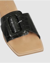 Beau Coops - Melania Slides