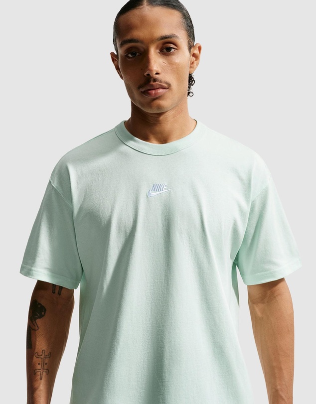 Nike - Sportswear Premium Essentials T-Shirt
