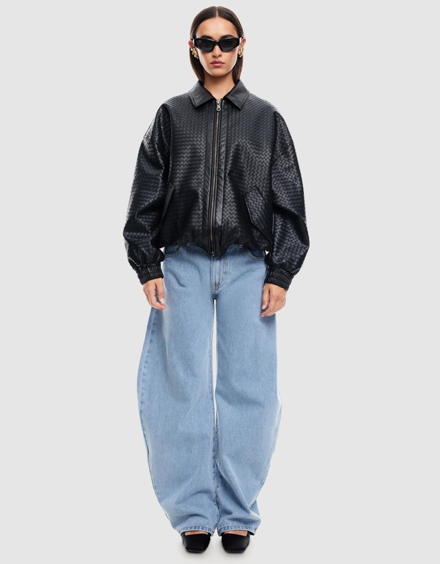 Lioness - Kenny Bomber