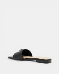GUESS - Tamsea Slide Sandal