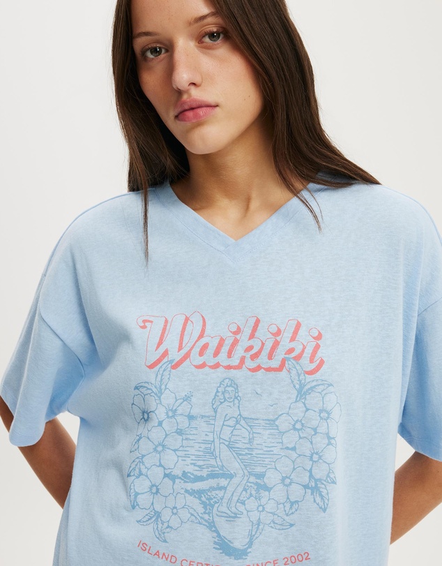 Cotton On - V Neck Vacay Graphic Tee