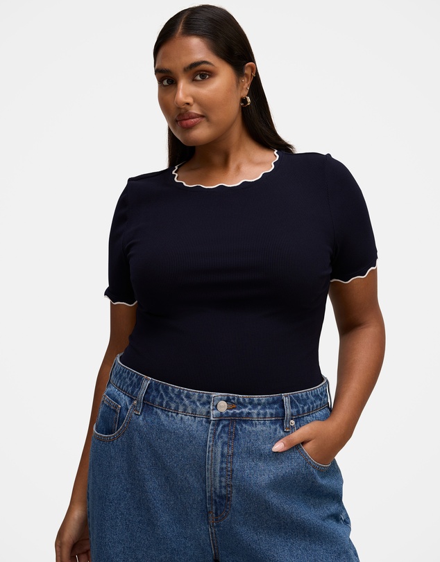 Forever New Curve - Rebecca Curve Scallop Trim T-shirt