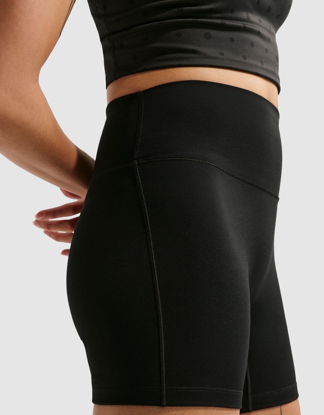 Nike - One High-Waisted 5in Biker Shorts