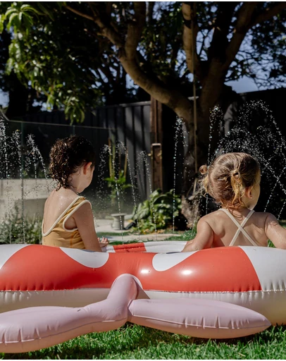 Sunnylife - Poppy the Peach Sprinkler Mat - Kids