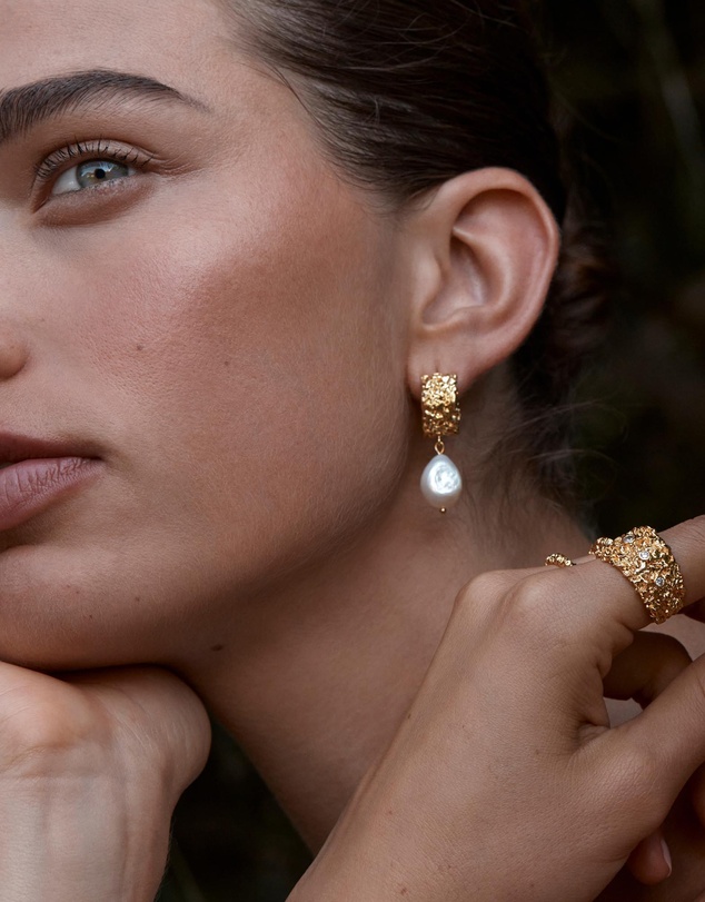 Amber Sceats - Carnation Earrings