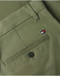 Tommy Hilfiger - 1985 Essential Bleecker Slim Fit Chinos