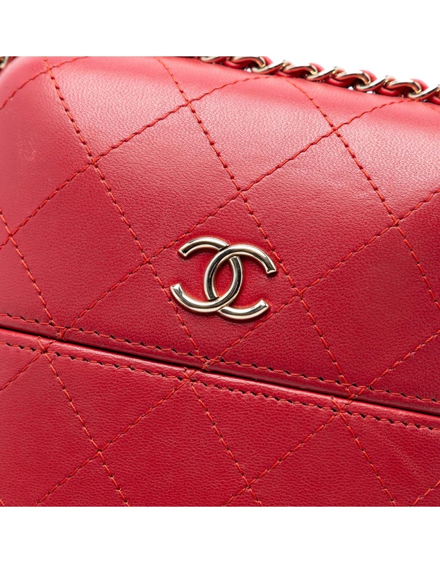 Pre-Loved by Azura Reborn - Pre-Loved CC Quilted Lambskin Chain Around Phone Holder
