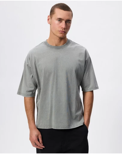 Cotton On - Cropped Fit T-Shirt