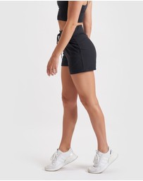 Core Trainer - Lara Active Walk Shorts