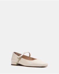 Wittner - Aria Crinkle Patent Leather Mary Janes