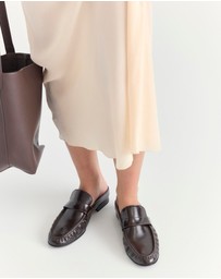 La Tribe - Naomi Mules