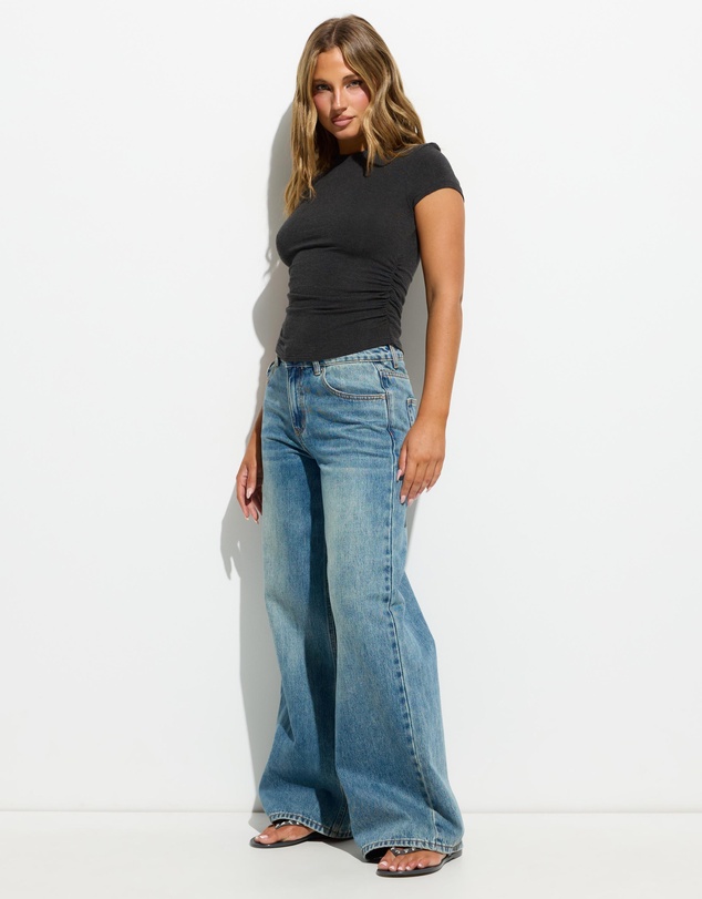 Dazie - Kayla Ruched Short Sleeve Top