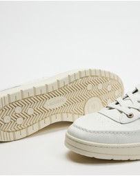 Lacoste - Umpire Leather Sneakers - Men's
