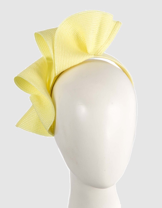 Max Alexander - Large Wavy Light Yellow Racing Fascinator