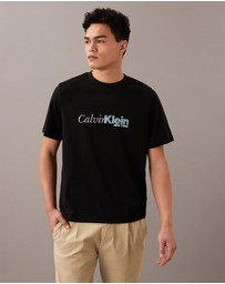 Calvin Klein - Graphic Logo T-Shirt