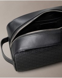 Calvin Klein - Embossed Emblem Washbag