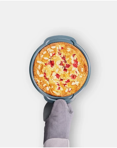 Joseph Joseph - Nest™ Bake 23cm Non-Stick Round Cake Tin with Easy-Pull Handles