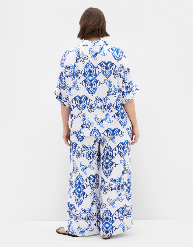 City Chic - Plus size Mykonos Print Relaxed Shirt - white