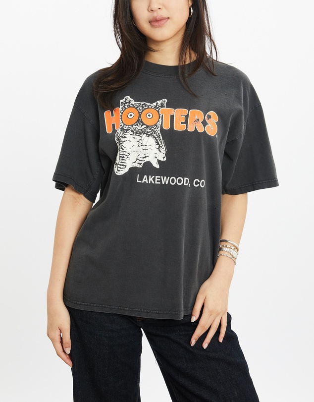 Vintage by The Real Deal - Pre Loved - Vintage Hooters Tee