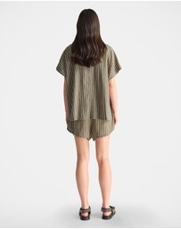 Decjuba - D-Luxe Linen Blend Curved Shorts