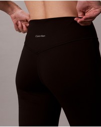 Calvin Klein - Soft Sport Flared Leggings