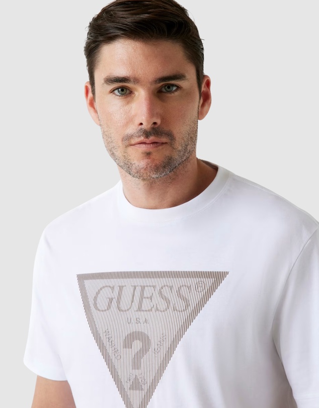GUESS - Triangle Logo T-shirt